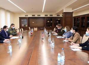 Министр обороны РА принял посла США