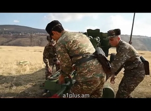 Մարտի հրամանը լսելուն պես, հաշվարկի համարները բացեցին հենոցները