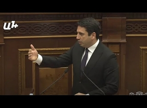 Посмотрите это видео еще раз с хорошим специалистом по русскому языку, а потом приходите: Ален Симонян - Хамоян