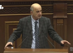 На данный момент никого из реваншистов в зале нет, и это естественно: их 4-я попытка не сработает: Хачатрян