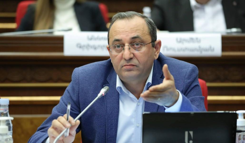 Արծվիկ Մինասյան 987419