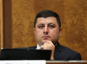 Ադրբեջանը Հայաստանի ռազմական մատակարարումների դեմ մեծ արշավ տանելուն զուգահեռ շարունակում է զինվել․ Տիգրան Աբրահամյան