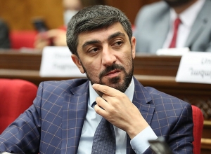 А если Роберт Кочарян направит на кого-нибудь оружие, что будет делать ППС? Вилен Габриелян