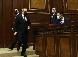 Դա չի համապատասխանել նոյեմբերի 9-ի հայտարարության դրույթներին, դրա համար մեր հերոսներն այնտեղ էին
