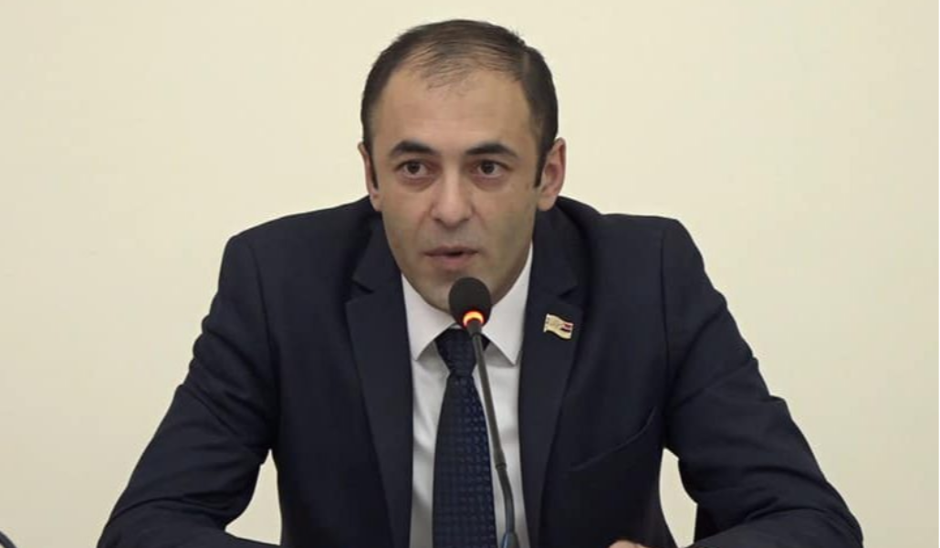 bd11f8_7c23c1ef1e094cfab83f02a6ad7a24fe_mv2