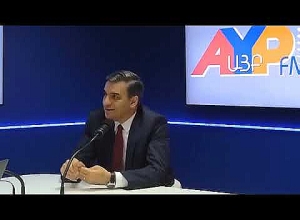 Интервью Армана Татояна армянскому AYB FM, работающему во Франции