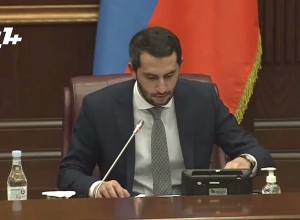 Госпожа Кюрегян, Вы – взрослый человек, призываю к сдержанности: если мы заговорим, ничего хорошего не получится