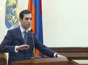 Высокий рейтинг Марутяна связан с отсутствием участия в политических процессах, а не с хорошей работой