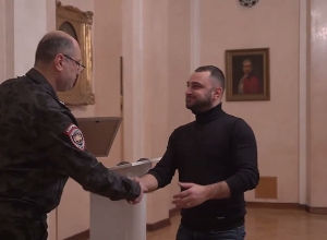 ՀՀ ոստիկանության պետը պարգևատրել է Ռուսաստանի հայ համայնքի ներկայացուցիչներին