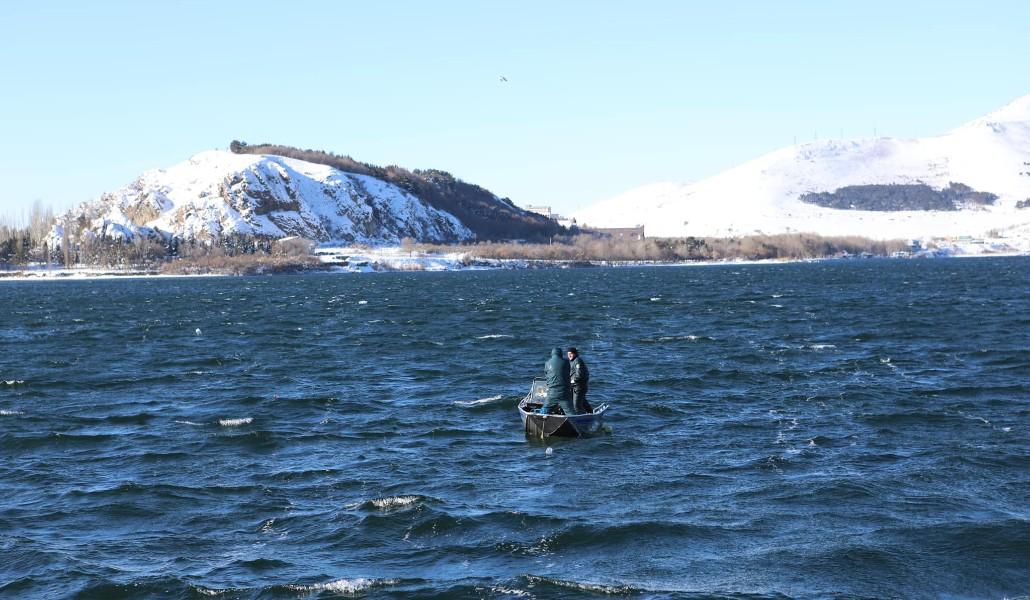 ձկնորսություն Սևան ձկնորսական նավակ
