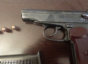 Полицейские Араратского отдела обнаружили незаконно хранящийся «Макаров» и несколько сотен патронов