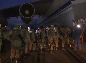 Армянские миротворцы вернулись из Казахстана на российских самолетах