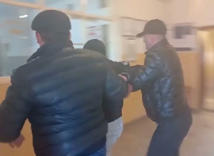 Ոստիկանները հետախուզվողի են հայտնաբերել