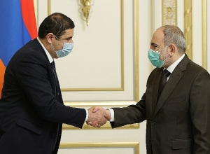 Премьер-министр принял новоизбранного мэра Гюмри