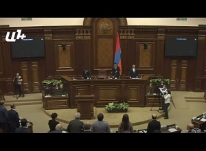 Андраник Теванян предложил почтить память 3-х погибших в Варденисе минутой молчания