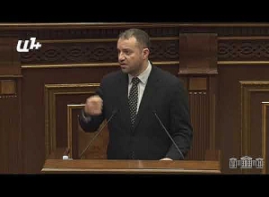 Развлекаетесь? Я в шутку сказал, что уйду в отставку: Керобян - Манукян