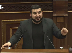 Էս մարդիկ վերբալ մարմնավաճառներ են․ Վահագն Ալեքսանյան