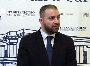 Опять шутите? Керобян сказал журналисту, что пока не опровергнут написанное не ответит: спор