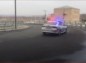 Патрульные задержали очередного водителя, предложившего взятку