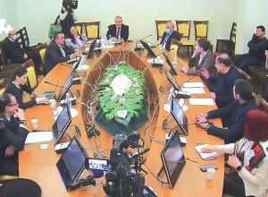 Завтра пойдём к Варданяну, домой, посмотрим, висит или нет