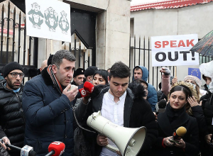 ՈւՂԻՂ․ Ակցիա ԵՄ գրասենյակի մոտ․ հարցեր ունենՀայաստանում ժողովրդավարության առաջընթաց արձանագրողներին