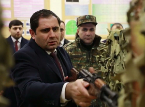 Սուրեն Պապիկյանն այցելել է Վ. Սարգսյանի անվան ռազմական համալսարան