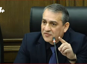 Задайте этот вопрос своим хозяевам: полемика между Хачатряном и журналистом