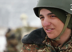 Ալեքսն Ամերիկայից եկել է, որ ծառայի