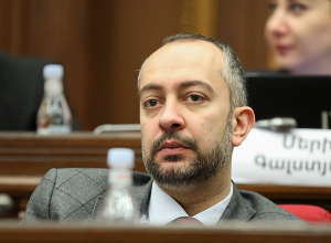 Оппозиция с таким же единством уйдёт с политического поля: Агаджанян