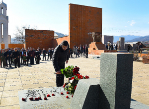 Дань уважения в память жертв сумгаитских погромов