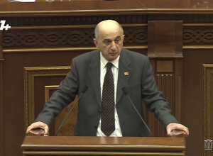 Виртуозы Роберт Кочарян и Серж Саркисян готовят новый переворот: Виген Хачатрян