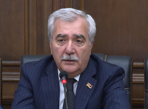 Мы не сдаём Агавно, такие вопросы задавайте прежним руководителям: Кочарян