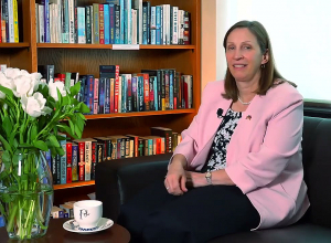 Поздравление посла Трейси с 8 марта