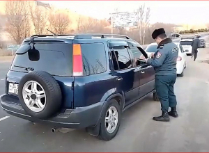 Ножи и дубинки: Результаты усиленной службы в Ехегнадзоре и Вайке