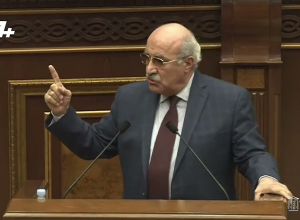 Он хочет, чтобы мы сделали харакири – ничего не получится: Хосров Арутюнян