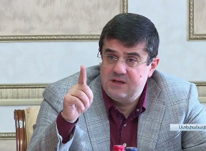 Совещание на тему снега