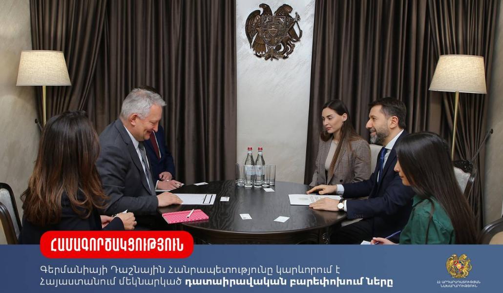 967DA0A9-9D0D-4A59-8F3A-A5F93EC116D9