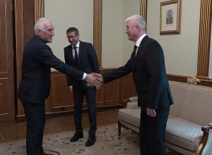 Президент Ваагн Хачатурян принял посла Казахстана в Армении Болата Иманбева
