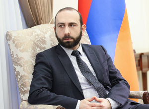 Глава МИД Арарат Мирзоян вылетает в США
