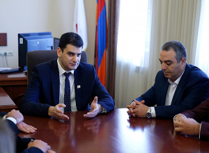 Քաղաքապետը ներկայացրել է Աջափնյակի նոր թաղապետին