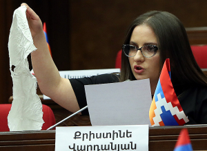 Թեժ իրավիճակ․ Վարդանյանն իշխանությանը լաթի հետ համեմատեց, Ալեն Սիմոնյանը բարկացավ