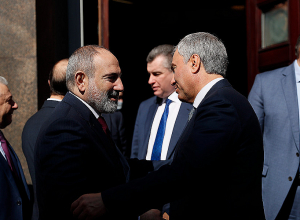 Пашинян встретился со спикером Госдумы Вячеславом Володиным