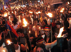 Ջահերով երթ դեպի Ծիծեռնակաբերդ․ Ուղիղ