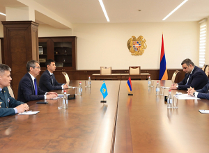 Հայ-ղազախական ռազմական համագործակցության հարցերն են քննարկել Պապիկյանն ու Ղազախստանի դեսպանը