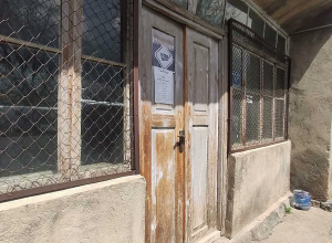 Кража из отделения Айпоста при помощи домашнего ключа