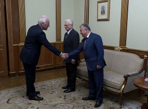 Президент Ваагн Хачатурян принял известного академика Юрия Ованнисяна