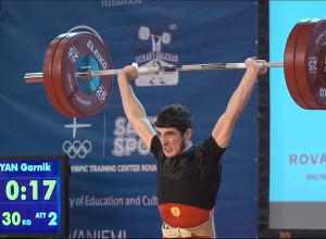 Գառնիկ Չոլակյանը` ծանրամարտի աշխարհի չեմպիոն