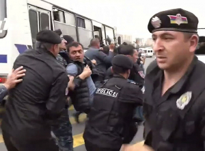 Накалённая обстановка и ряд задержанных