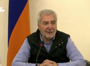 Человек, представивший свидетельство того, что он при смерти, сейчас с такой силой сопротивляется полиции