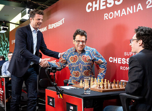 Левон Аронян продолжает возглавлять таблицу